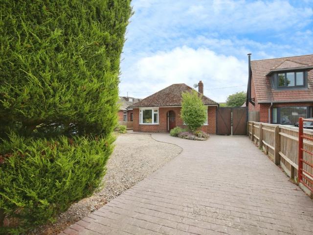Bungalow for sale in Dromore, Oxfordshire
