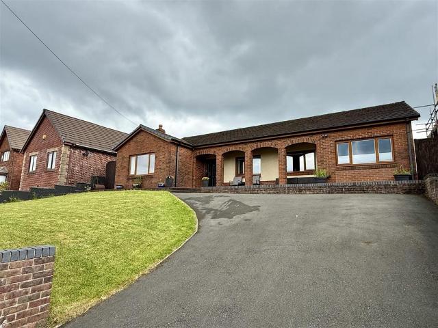Bungalow for sale in Gorslas, Cefneithin