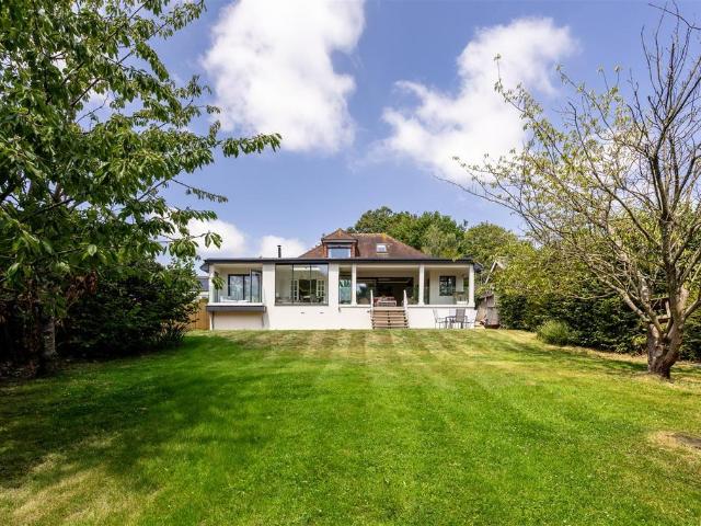 Bungalow for sale in Baldslow, Heathlands