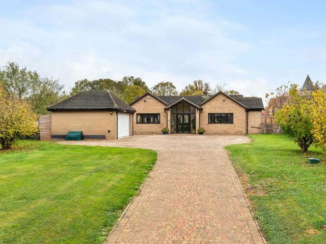 House for sale in Howe Green, Chelmsford