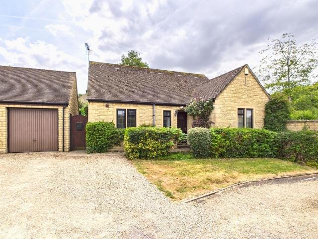 Bungalow for sale in Black Bourton, Oxfordshire