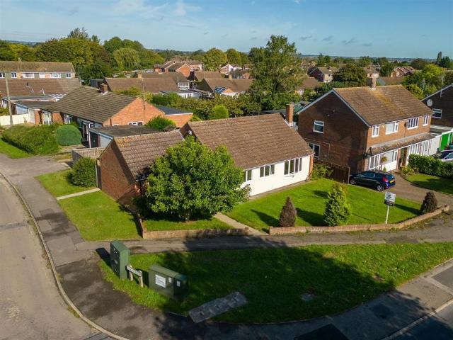Bungalow for sale in Bedgrove, Aylesbury