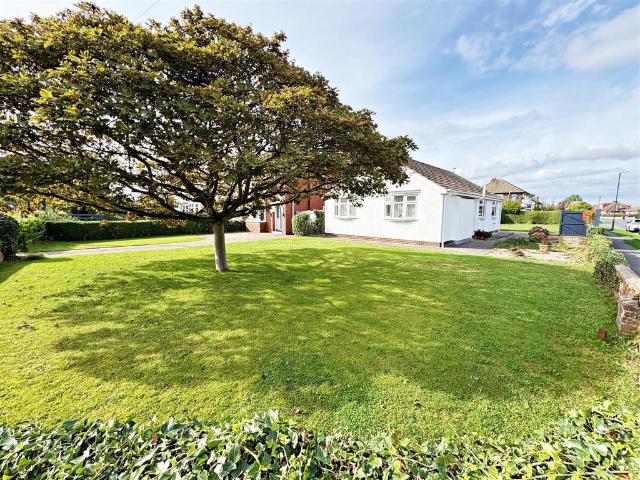Bungalow for sale in Waltham
