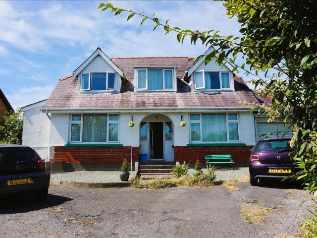 Bungalow for sale in Gorslas, Wales