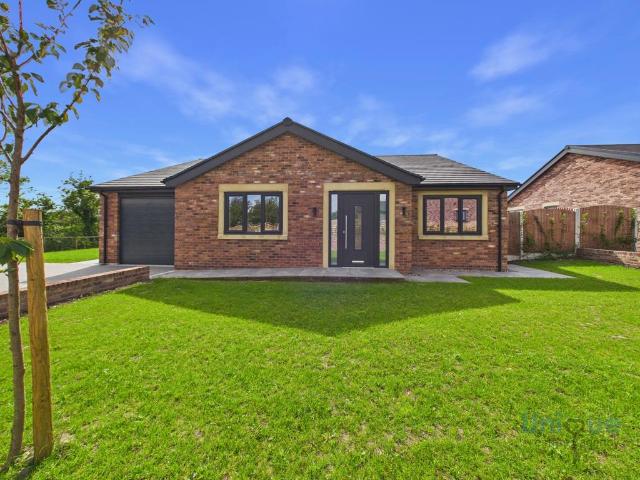 Bungalow for sale in Newton-with-Scales, Lancashire