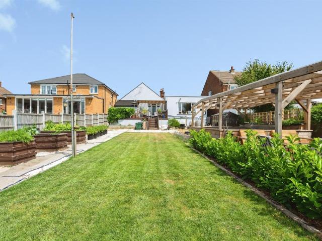 Bungalow for sale in Chadwell St Mary, Essex