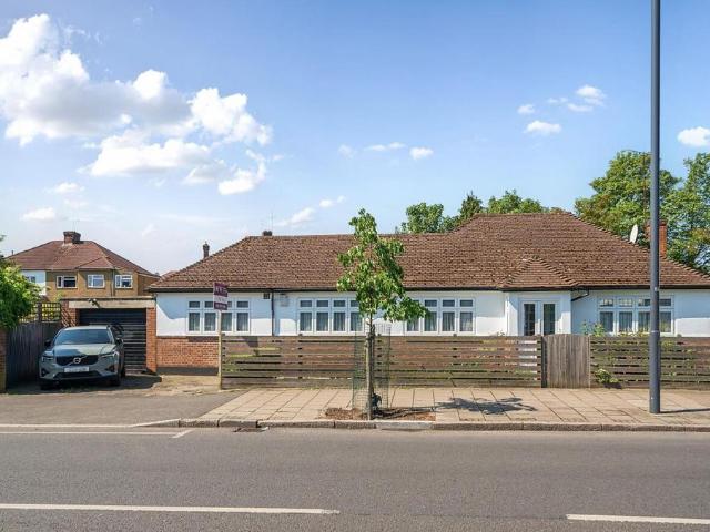 Bungalow for sale in Kenton, Cat Hill