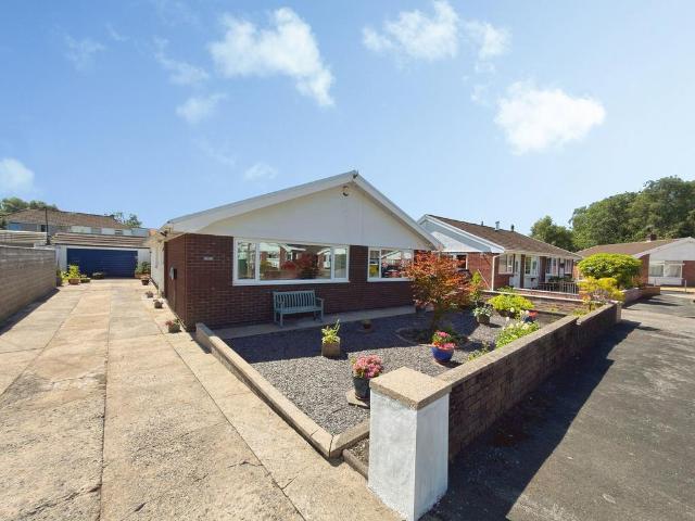 Bungalow for sale in Clydach, Wales