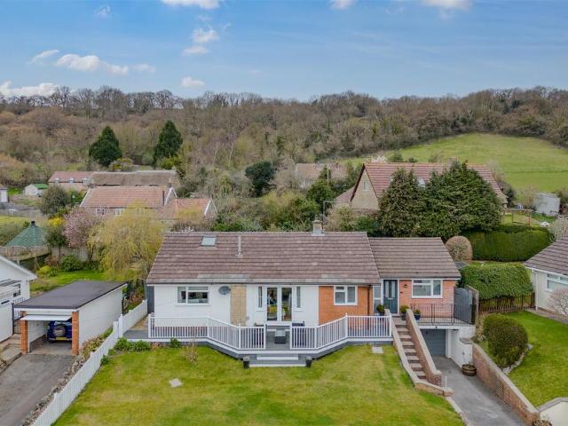 Bungalow for sale in Weston-in-gordano, North Somerset