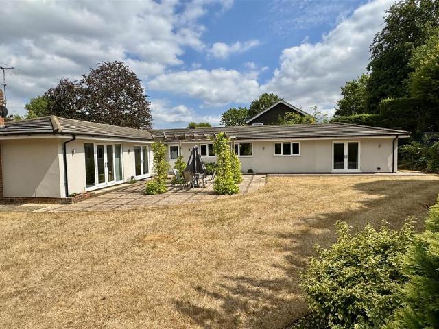Bungalow for sale in Binscombe, Fole