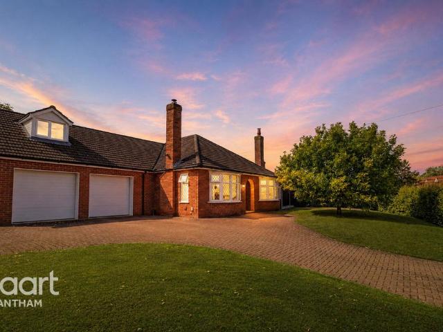 Bungalow for sale in Barholm, Lincolnshire