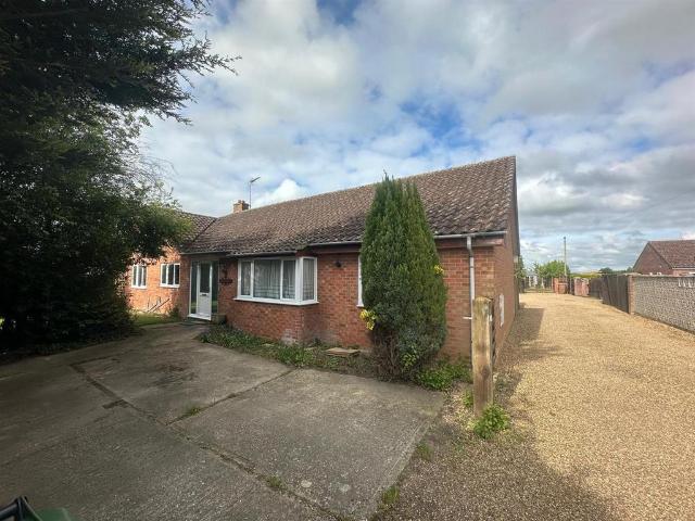 Bungalow for sale in Bedingfield, Suffolk