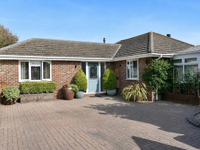Bungalow for sale in Milford-on-Sea, Ashurst Bridge
