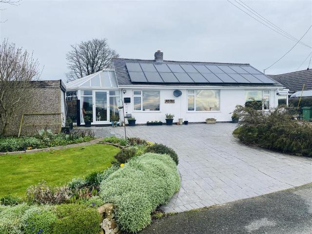 Bungalow for sale in Bwlchgwyn, Wales