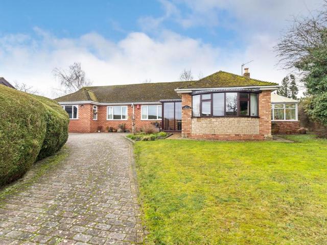Bungalow for sale in Barnard's Green, Forthampton