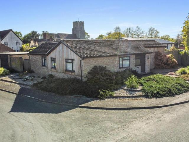 Bungalow for sale in Tattingstone, Chelmondiston
