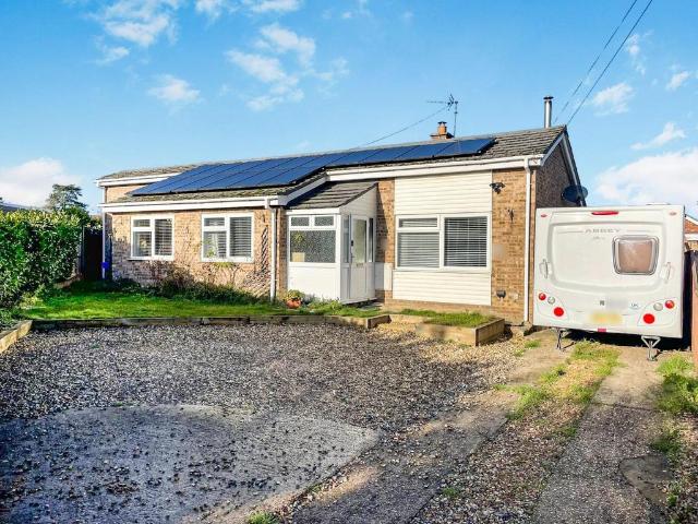 Bungalow for sale in Weeting-with-Broomhill, East Tuddenham