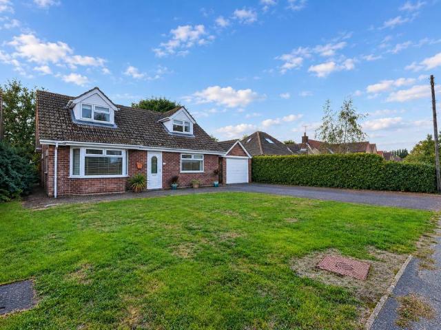 Bungalow for sale in North Scarle, North Kesteven