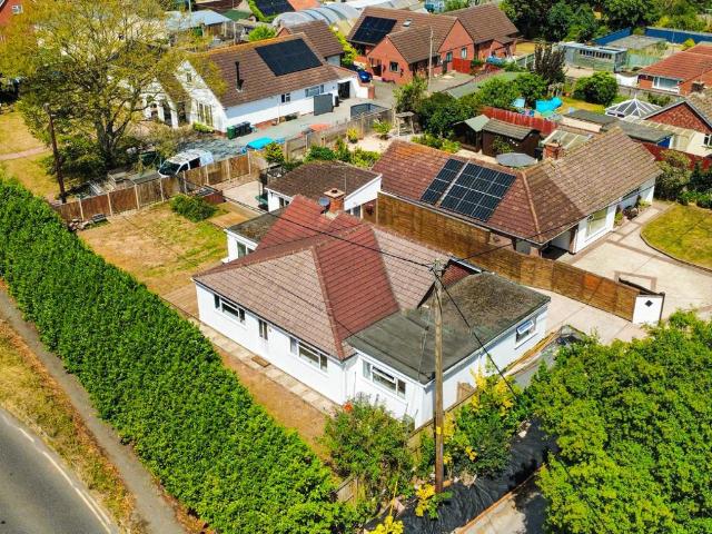 Bungalow for sale in Ruishton