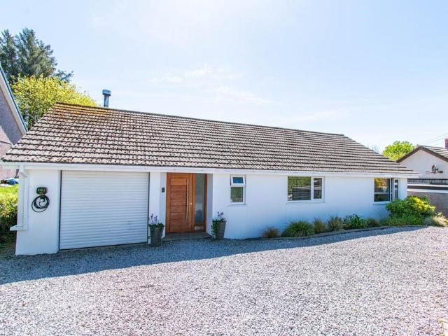 Bungalow for sale in St Cleer, Cornwall
