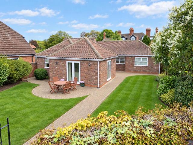 Bungalow for sale in Dringhouses, York