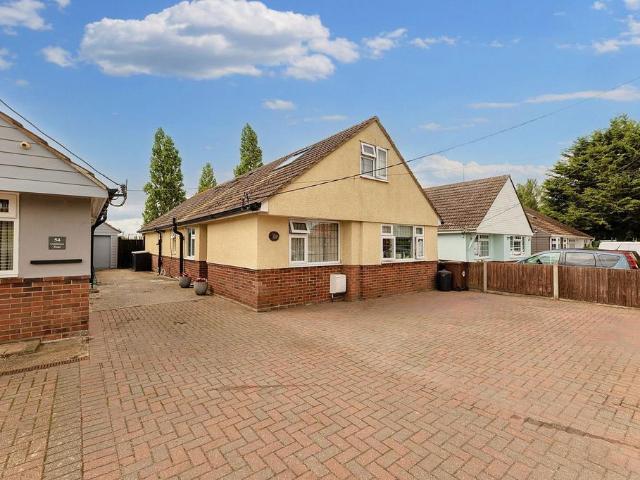 Bungalow for sale in Weeley, Dale Hill