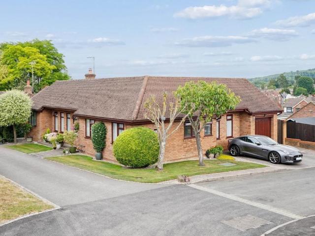 Bungalow for sale in Pouchen End, Hertfordshire