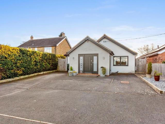 Bungalow for sale in Dinton, Buckinghamshire