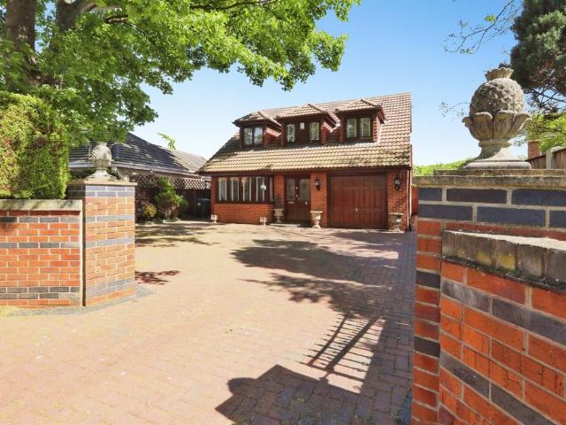 Bungalow for sale in Arksey, South Yorkshire
