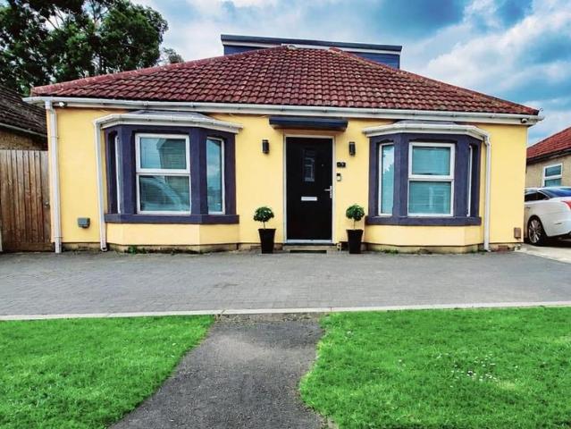 Bungalow for sale in Rodbourne, Swindon