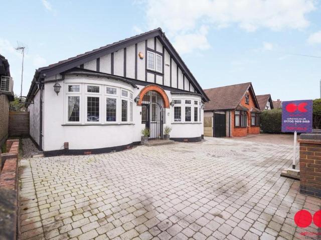 House for sale in Ardleigh Green, Greater London