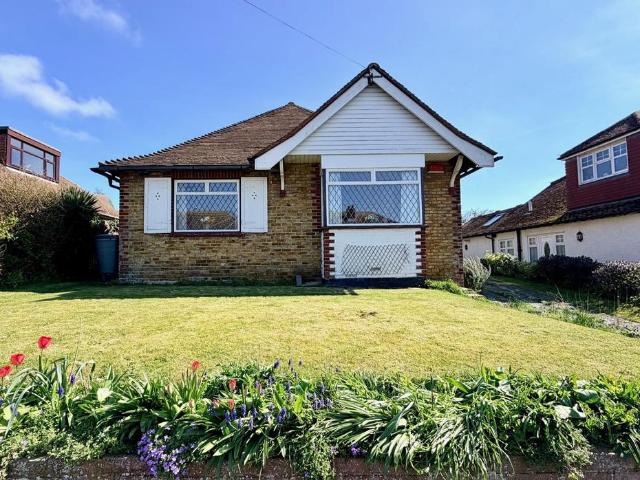 Bungalow for sale in Acol, Kent