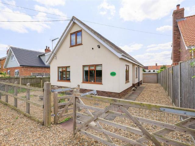 Bungalow for sale in Eastbridge, Suffolk