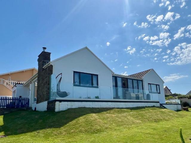 Bungalow for sale in Ogmore-by-sea, Wales