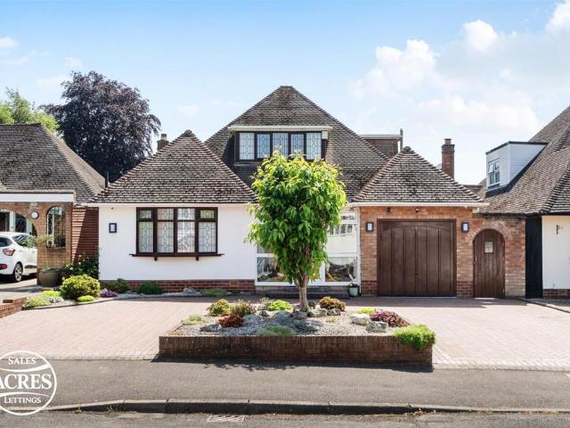 Bungalow for sale in Four Oaks, West Midlands