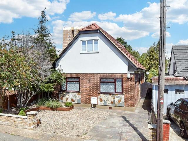 Bungalow for sale in Harold Hill, Greater London