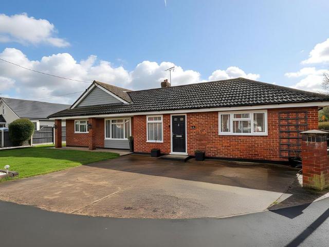 Bungalow for sale in Maylandsea, Maldon