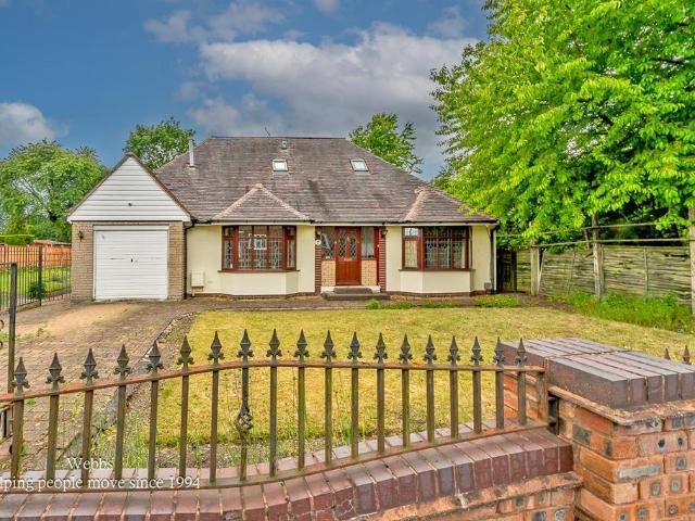 Bungalow for sale in Landywood, Great Chatwell