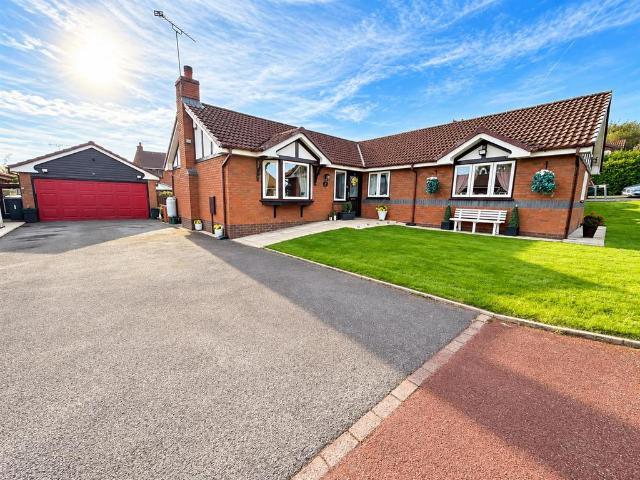 Bungalow for sale in Woodhouses, Pendock