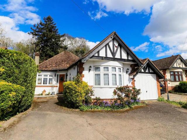 Bungalow for sale in Fretherne, Hertfordshire