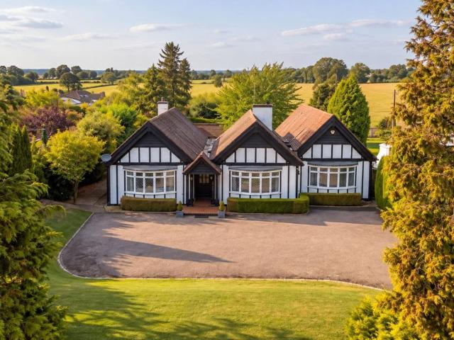 Bungalow for sale in Butler's Cross, Ellesborough