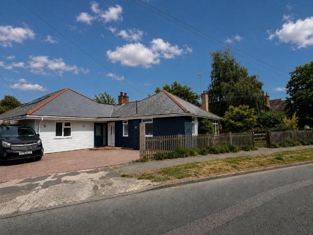 Bungalow for sale in Little Common, Heathlands