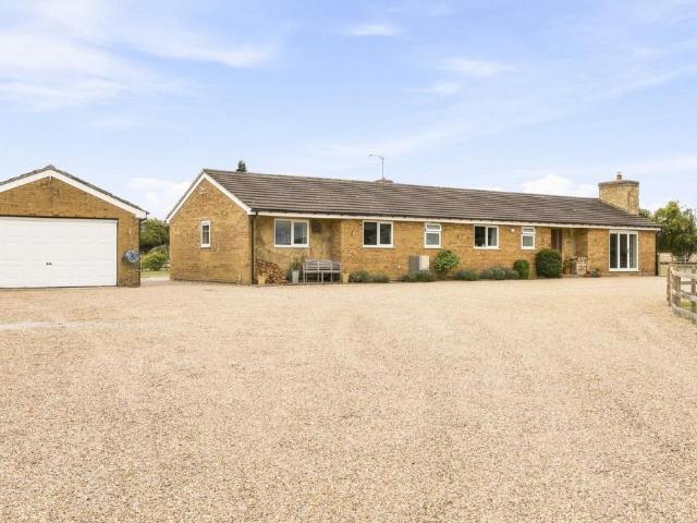 Bungalow for sale in Duton Hill, Essex