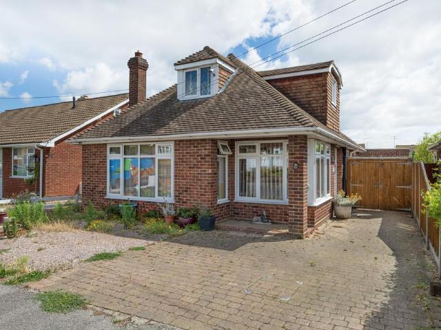 Bungalow for sale in South Tankerton, The Bridge