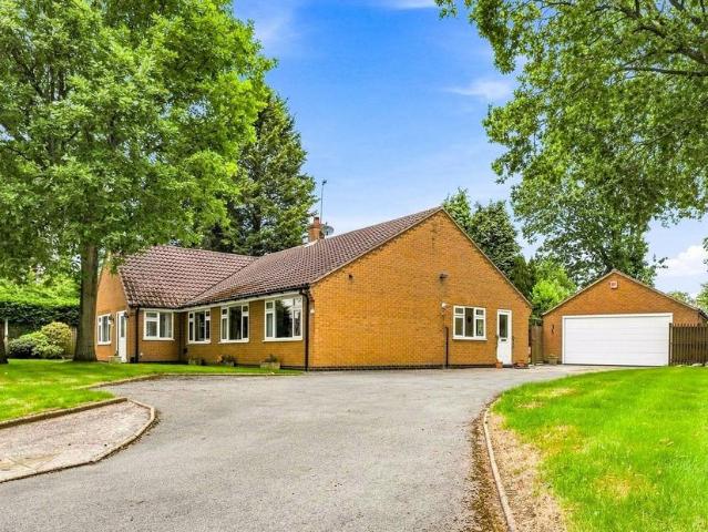 Bungalow for sale in Gedling, East Midlands