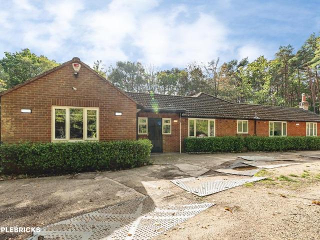 Bungalow for sale in Finchampstead