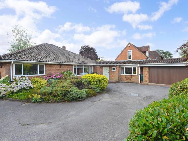 Bungalow for sale in Fole, Surrey