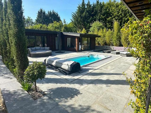 Bungalow for sale in Oaklands, Fretherne