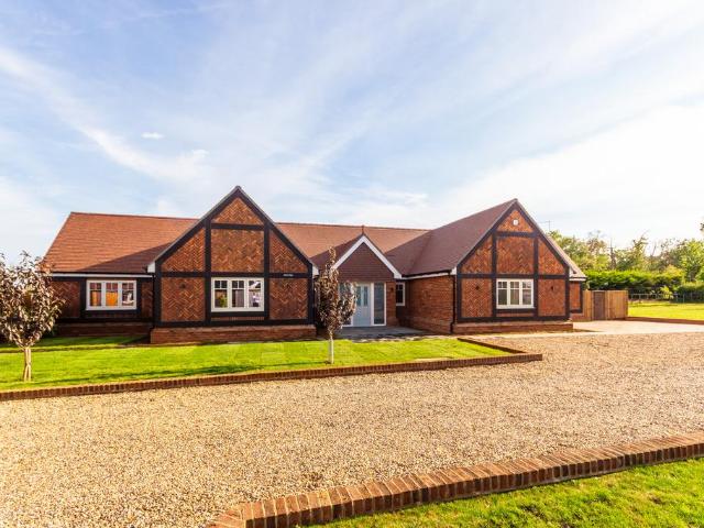 Bungalow for sale in Studham, Bedfordshire