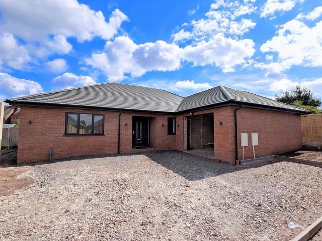 Bungalow for sale in Leyfields, Kettlebrook
